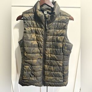 Old Navy Green Camouflage Vest